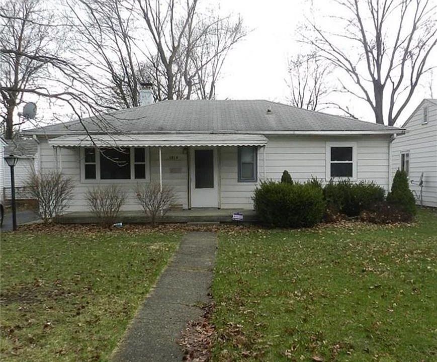 1st image of 1814 N Hawthorne Ln