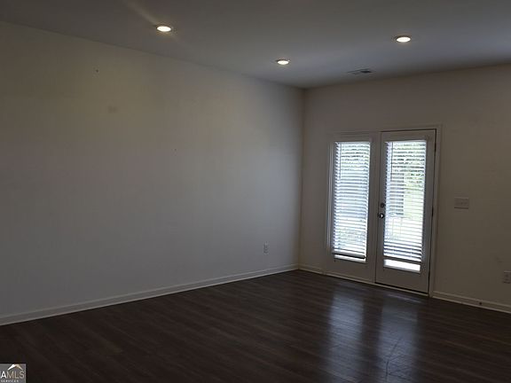 4th image of 190 Mission Blvd