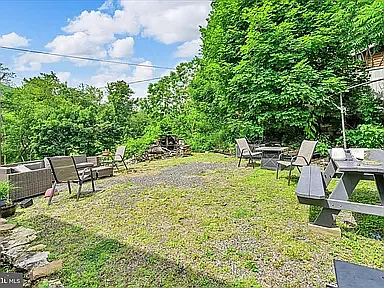 2 bed, $900 — Photo 2