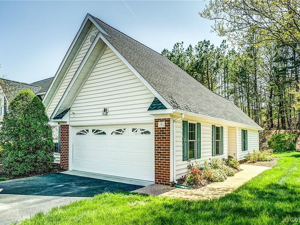 1st image of 108 Carriage Point Ln