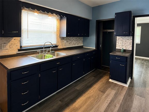 4th image of 912 Negley St