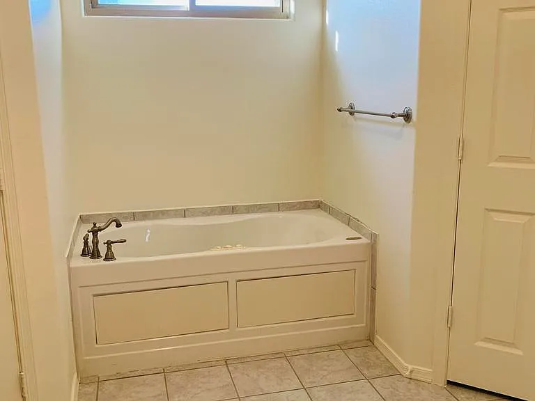10770 N 127th Ave — Photo 10