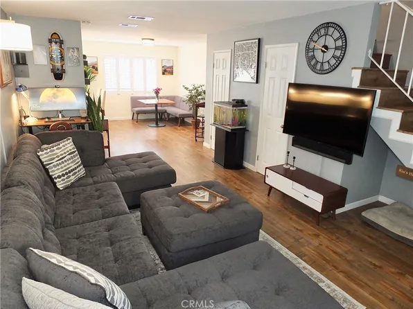 941 Elm Ave, Long Beach, CA 90813