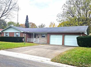 145 Half Moon St, Lincoln, IL 62656