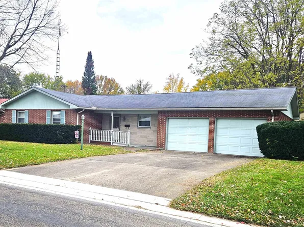 145 Half Moon St, Lincoln, IL 62656