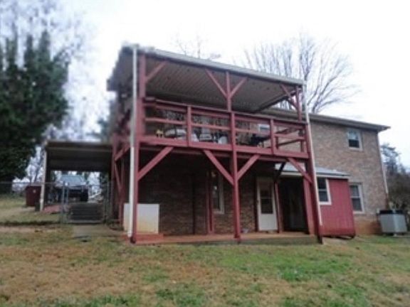 5th image of 311 Holly St
