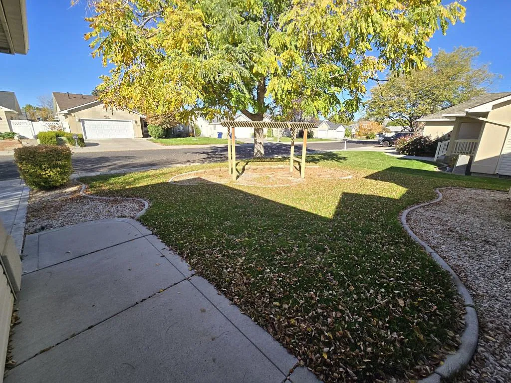 256 Cedar Park Cir. — Photo 4