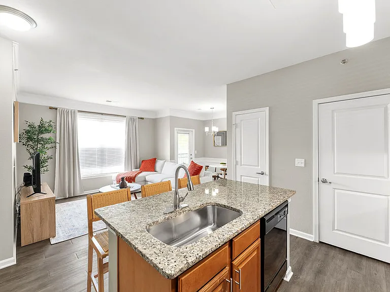 Riverstone Apartments — Photo 11