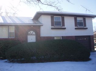 6 Regina Dr, Commack, NY 11725