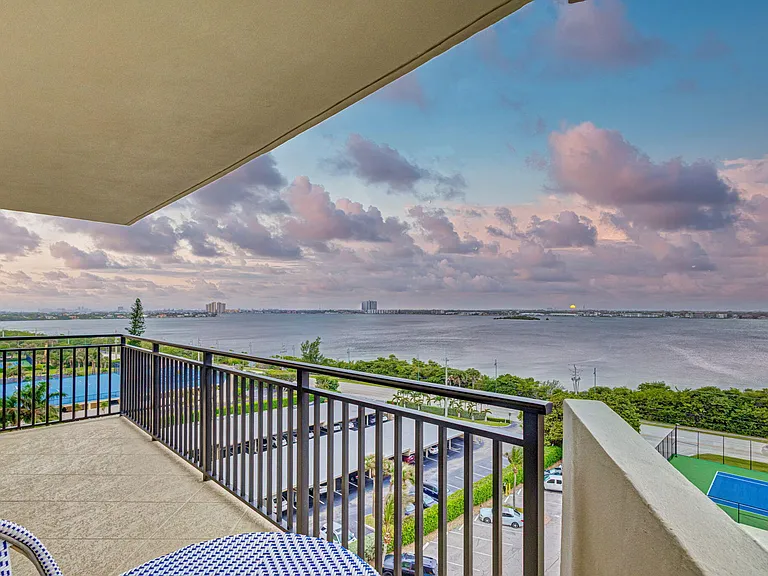 5460 N Ocean Dr #7C — Photo 32