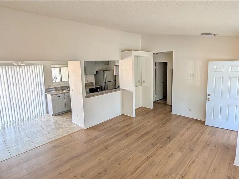 56280 Buena Vista Dr #6 — Photo 2