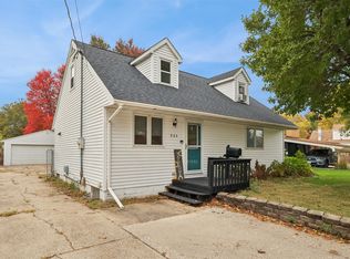 924 13th St, West Des Moines, IA 50265