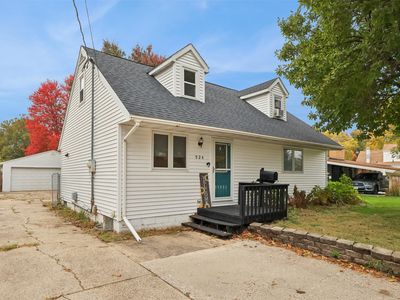 924 13th St, West Des Moines, IA, 50265