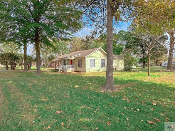 312 Church St, De Kalb, TX 75559