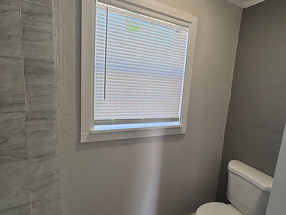 4th image of 812 48th St