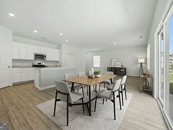 4th image of 111 Horned Owl Ave