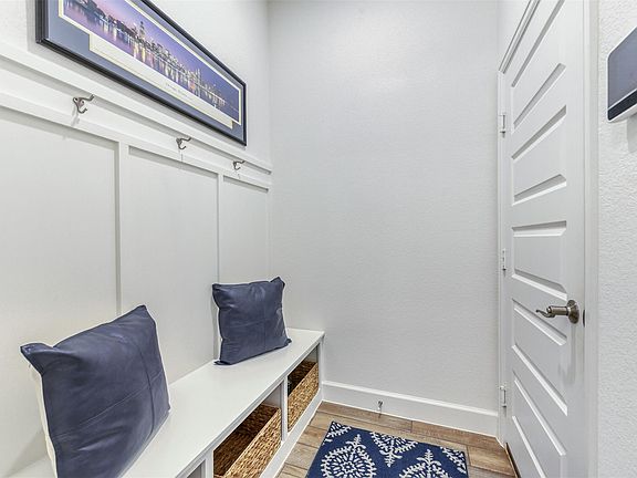 5th image of 345 Prickly Poppy Loop