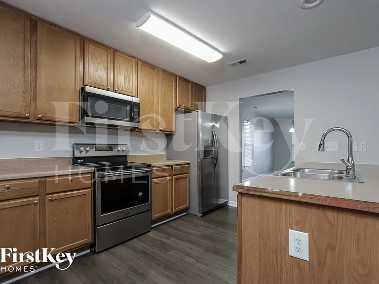 612 Brassfield Dr — Photo 7