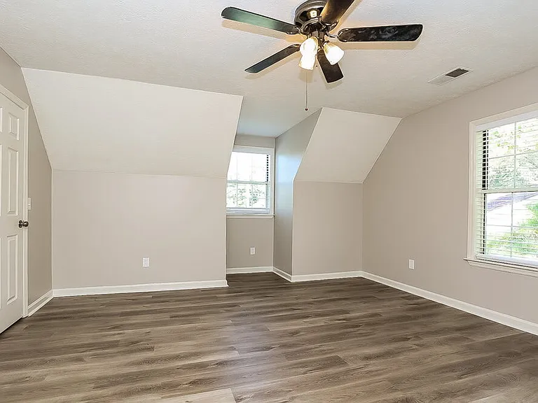 386 Park Ct E — Photo 14