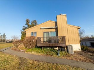 2 Pilgrim Hbr #B, Wallingford, CT 06492