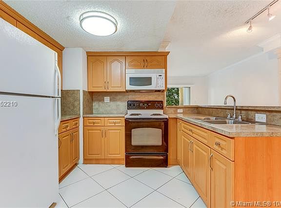 5th image of 9375 Fontainebleau Blvd APT L306