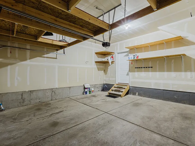 2656 Champagne Ave — Photo 48