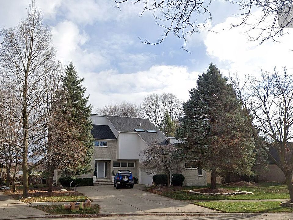 1st image of 1661 Charlevois Dr