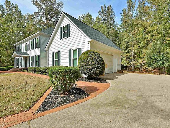 3rd image of 145 Allie Dr