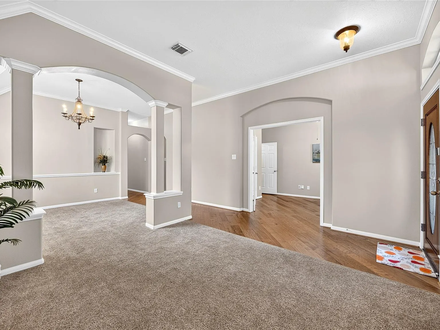 3 bed, 2.0 bath, 2342 sqft, $2,800 — Photo 3