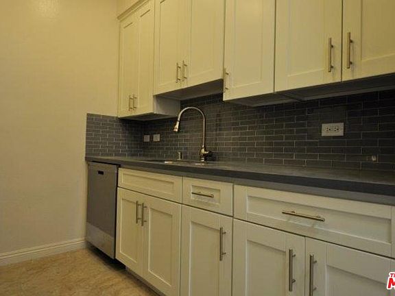 4th image of 112 N Hamilton Dr Unit 305