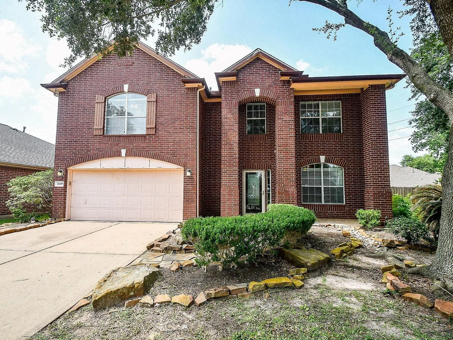 3 bed, 2.5 bath, 2591 sqft, $2,700 — Photo 1