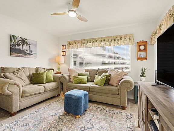 4th image of 544 Beach Park Ln #V231