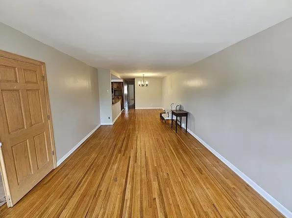 121 Dahlgreen Place image 1 of 5