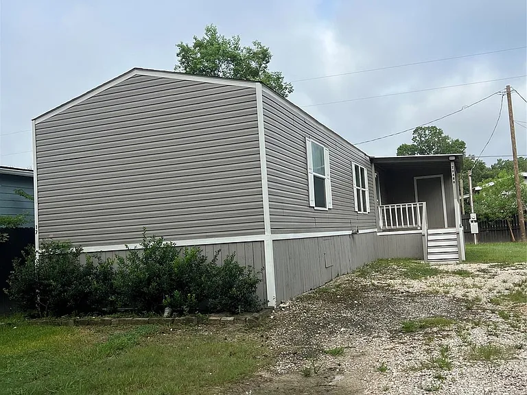 20498 Trinity Way — Photo 3