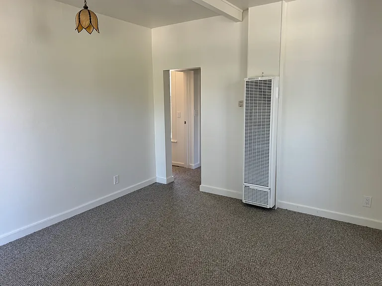 659 Sandercock St — Photo 4