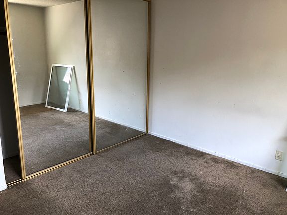 4th image of 1064 Roewill Dr #8