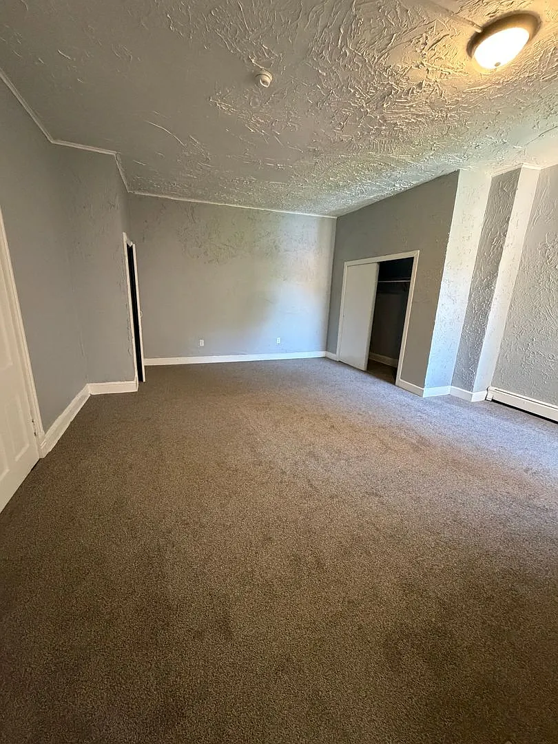 161 W North Street — Photo 2