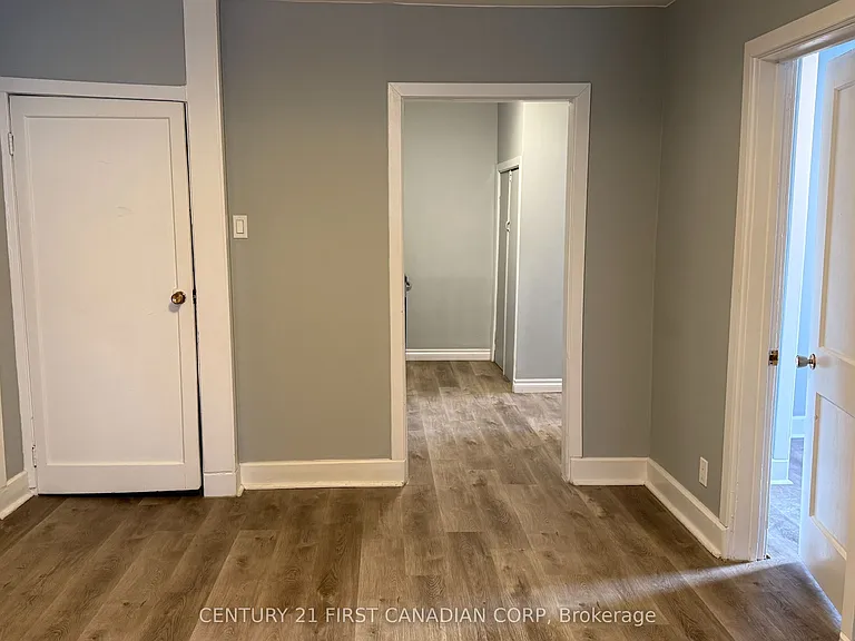 1072 Dundas St #3 — Photo 13