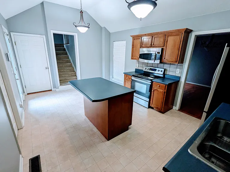 506 Johnstown Dr — Photo 5