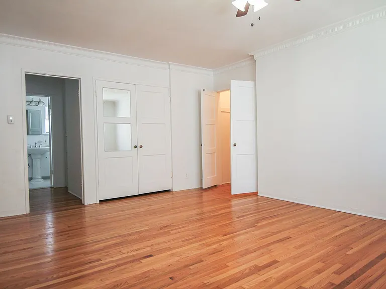 8316 Blackburn Ave — Photo 11