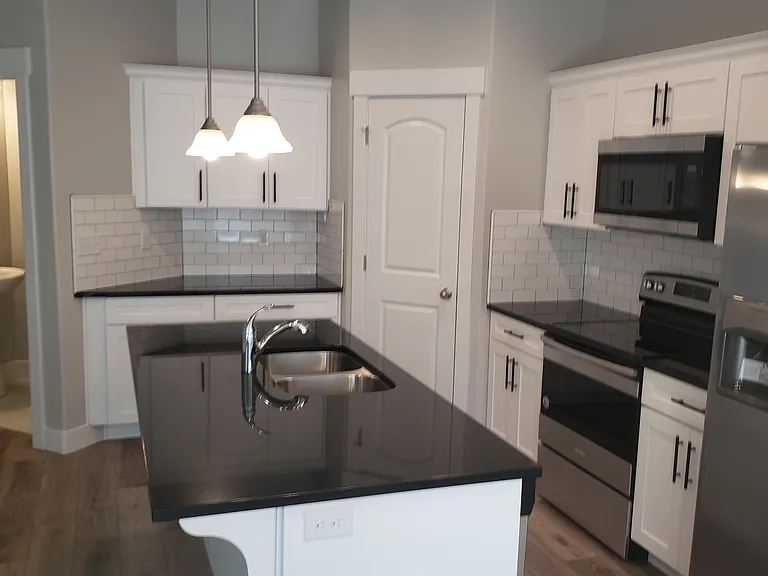 16104 S Truss Dr — Photo 2