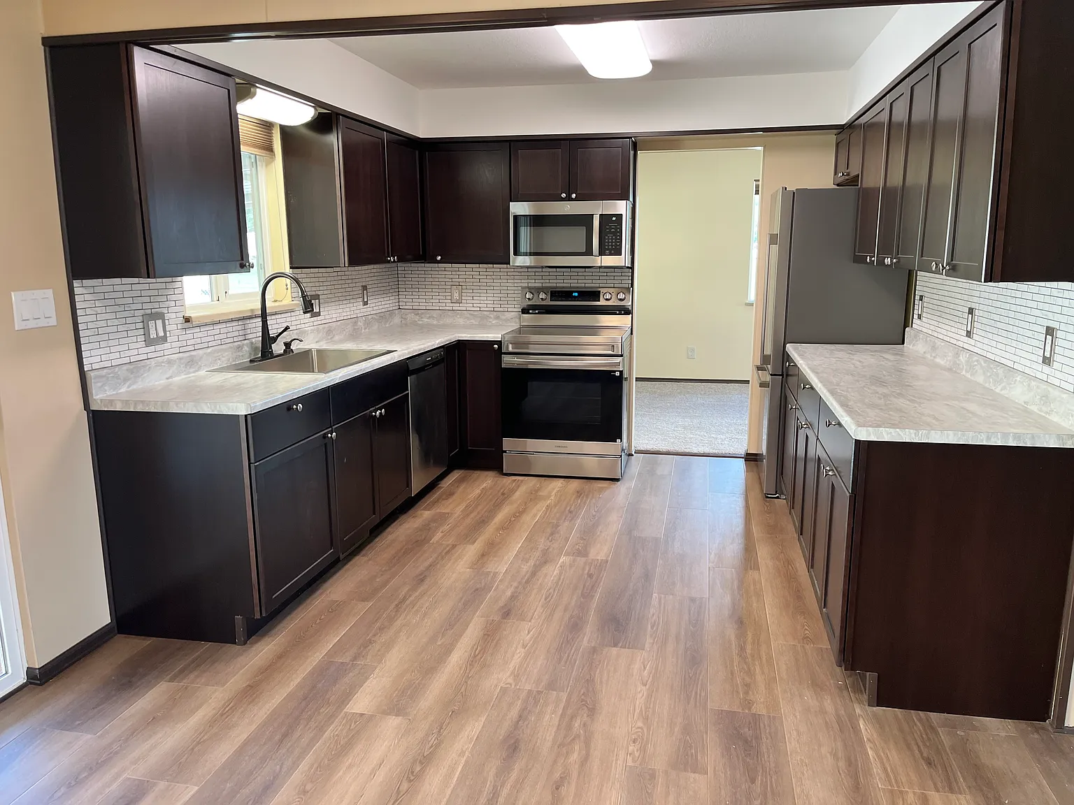 4 bed, 2000 sqft, $2,750 — Photo 2
