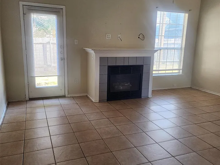 3102 Northwest Blvd #A — Photo 2