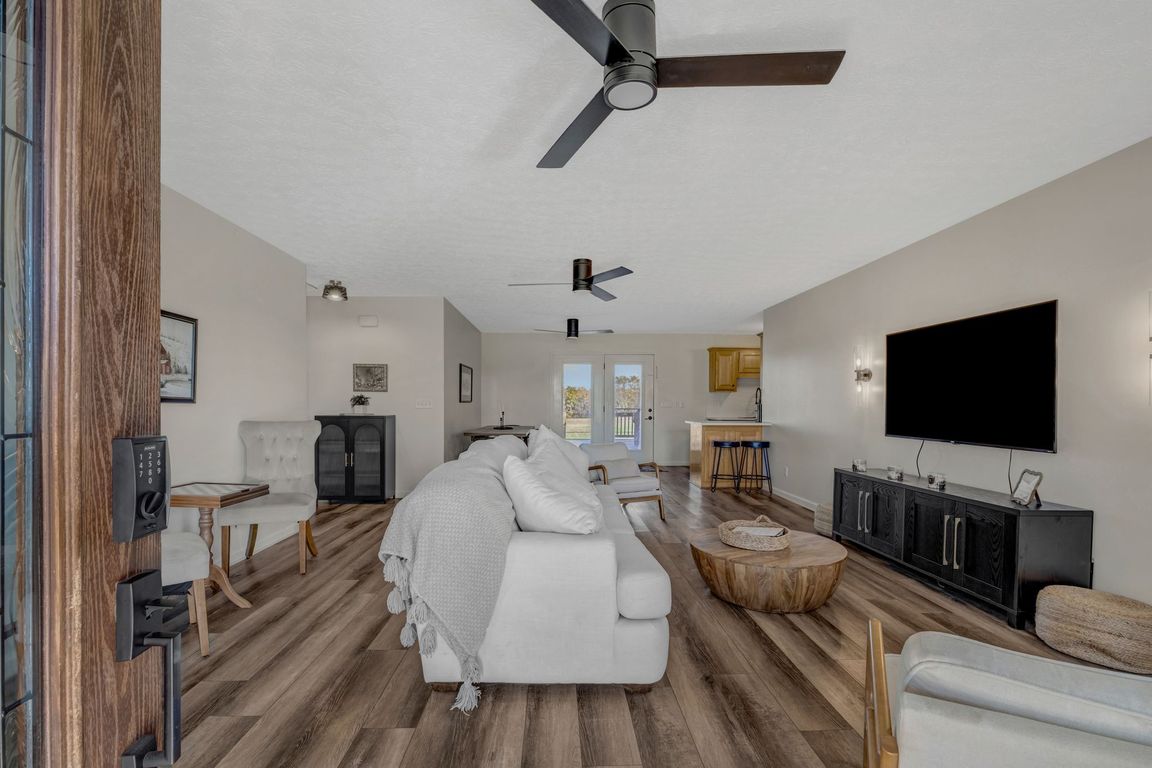 next background image