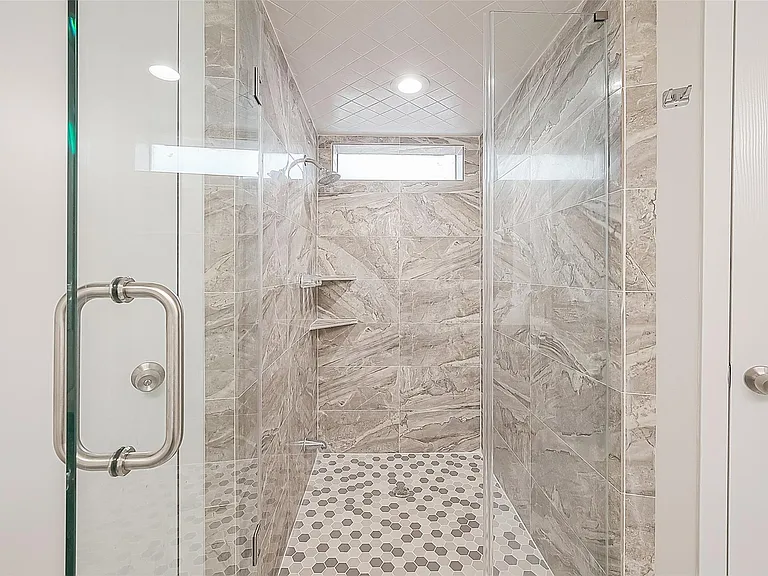 6107 Sanford Rd — Photo 42