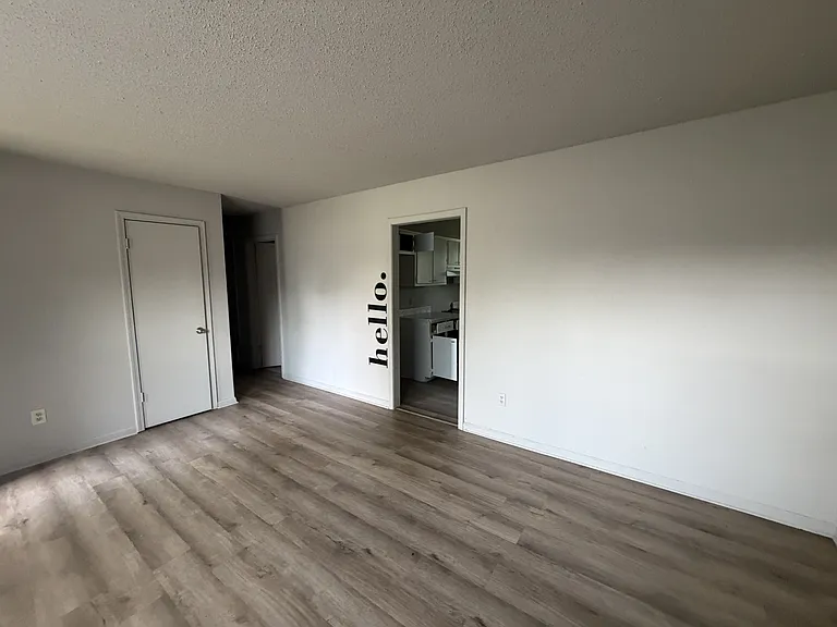 905 Maple Dr — Photo 6