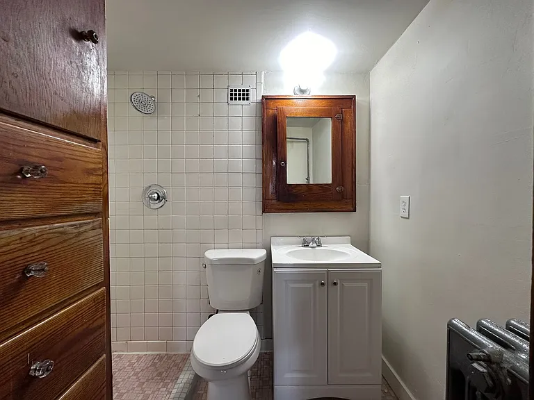 822 Pine St — Photo 14