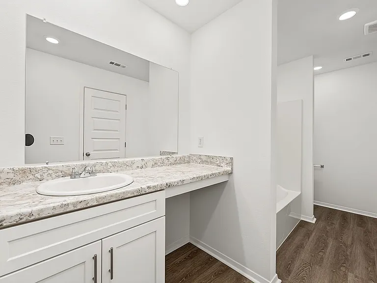 6718 SW Memphis Ave — Photo 12