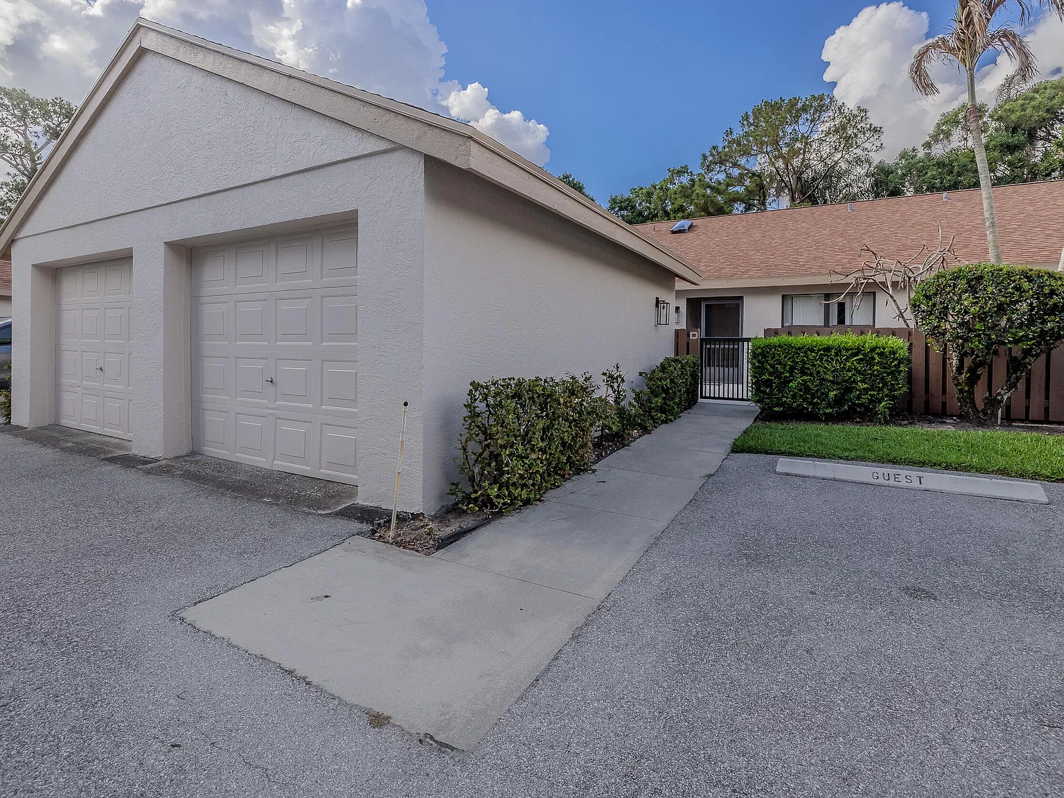 2 bed, 2.0 bath, 1145 sqft, $1,800 — Photo 2