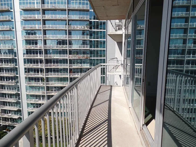 950 W Peachtree St NW #1514 — Photo 18
